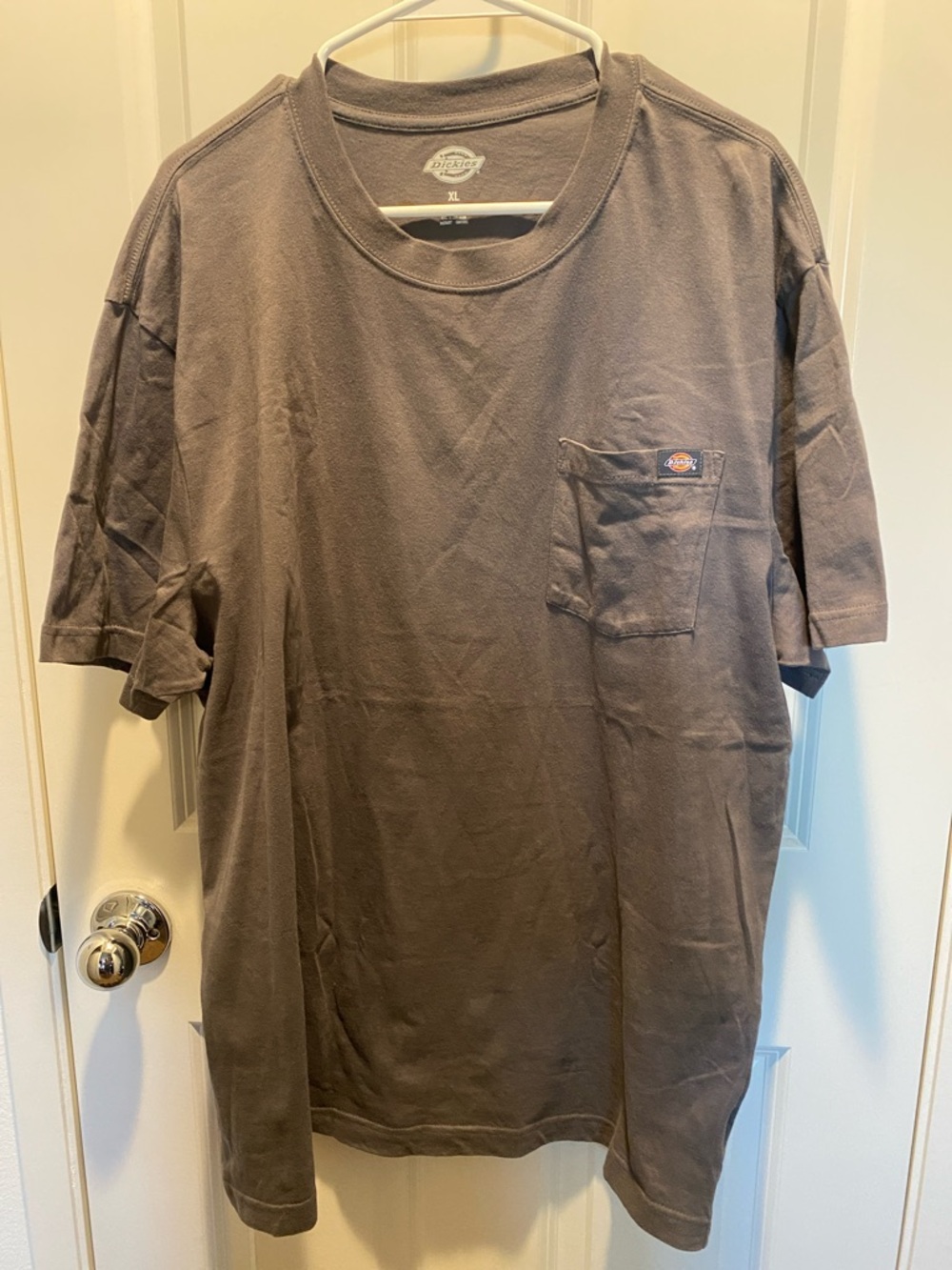 Dickies Men’s Short Sleeve Pocket Tee in Charcoal EUC